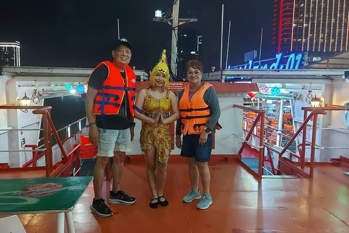 Da Nang Night Market & Dragon Bridge Private Cruise — Han River Evening Tour photo 6