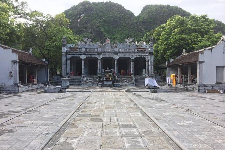 Ninh Binh 2-Day Escape: Tam Coc Boat Ride, Mua Cave Steps & Bai Dinh Pagoda photo 3