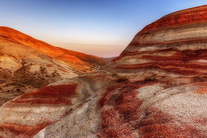 Baku Day Tour: Candy Mountains, Pink Lake & Besh Barmag Highlights