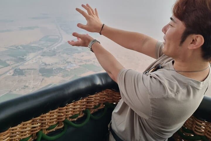 Dubai Sunrise Hot Air Balloon Flight Over the Desert photo 3