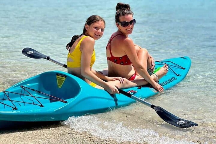 Private Island Daypass at Brady's Cay: Beach, Snorkel & Wildlife on Roatán photo 3