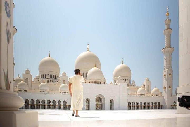 Abu Dhabi Full-Day Private Tour: Sheikh Zayed Mosque, Qasr Al Watan & Louvre Abu Dhabi photo 3