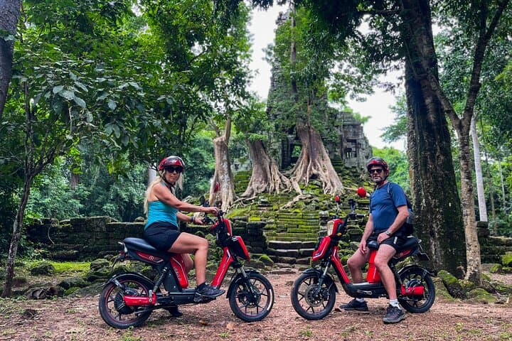 Angkor Wat Sunrise E‑Bike Tour: Ta Prohm & Bayon with Local Breakfast photo 3