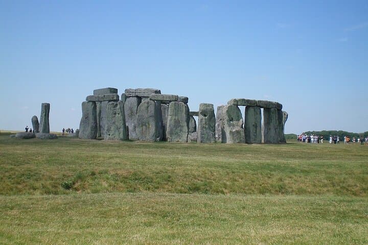 Standing Stones to Thermal Springs: Private Stonehenge & Roman Baths Day Tour photo 3