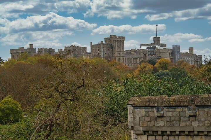Windsor Castle and Stonehenge Private Day Tour: Skip-the-Line Passes & Transport photo 3