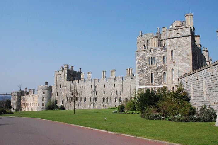 Windsor Castle and Stonehenge Private Day Tour: Skip-the-Line Passes & Transport photo 6