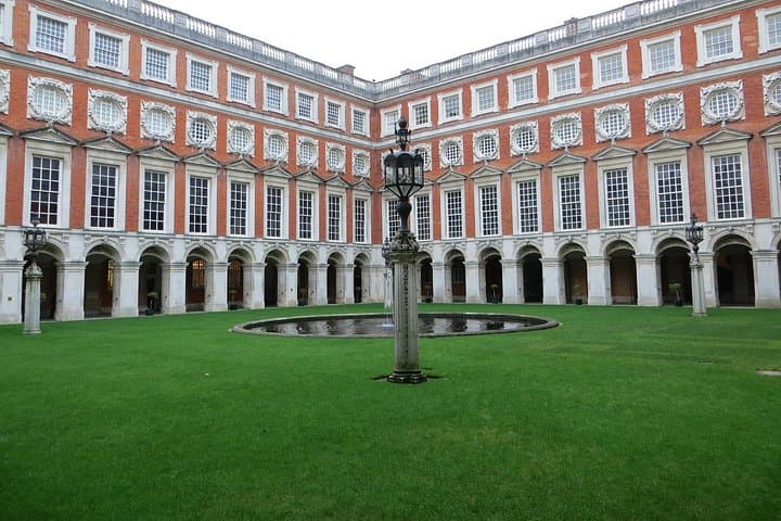 Private London Panoramic Drive and Hampton Court Palace Tour with Admission photo 4