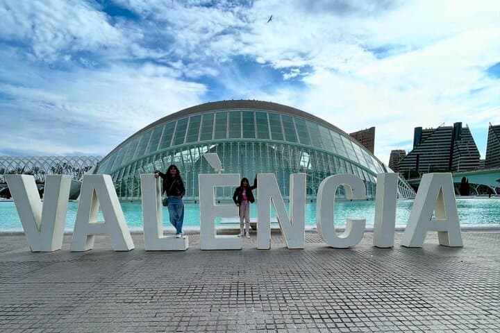 Ultimate Valencia Bike Tour: Old Town, Turia Park & Beaches in 3 Hours