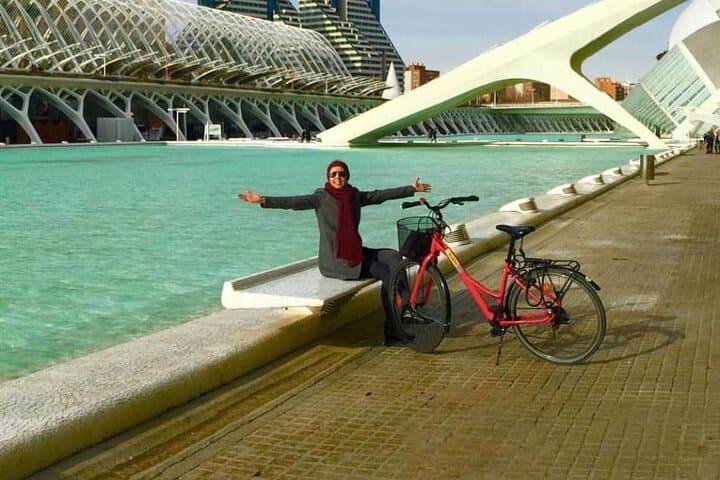 Ultimate Valencia Bike Tour: Old Town, Turia Park & Beaches in 3 Hours photo 3