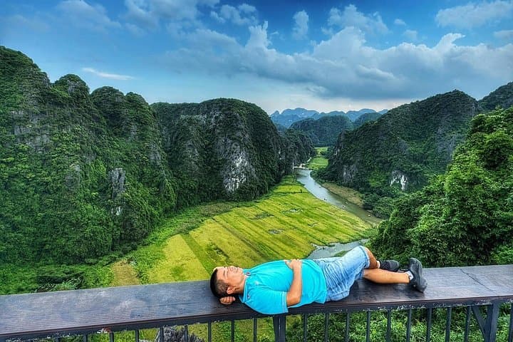 Explore Ninh Binh in a Day: Tam Coc Boat Ride, Mua Cave Hike & Bich Dong Pagoda photo 2