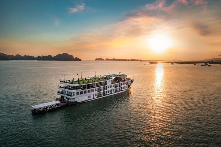 Luxury Halong Bay Overnight Cruise with Ninh Binh Drop-Off