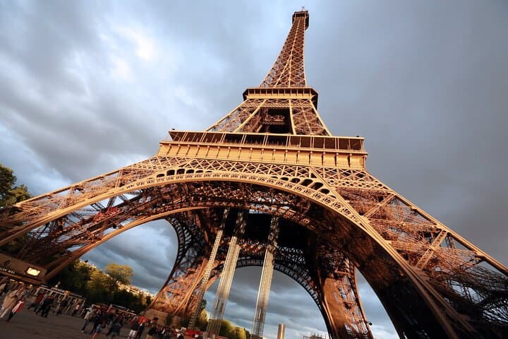 Full-Day Paris Highlights: Seine Cruise, Louvre, Eiffel & Crazy Horse Cabaret photo 6