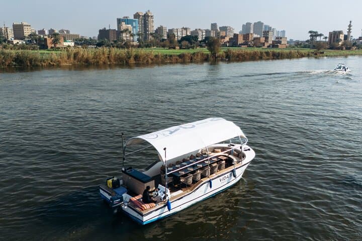 Two-Hour Elite Nile Boat Tour in Cairo and Giza — Drinks Included