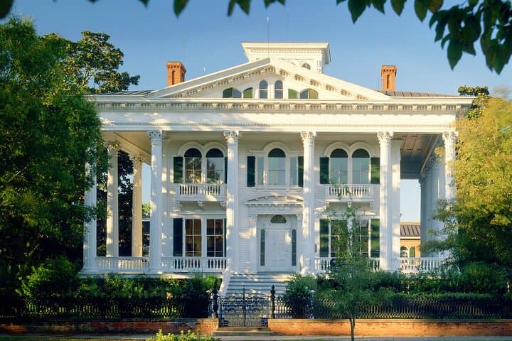 Historian-Guided Downtown Wilmington Walking Tour — Colonial Mansions & Riverwalk