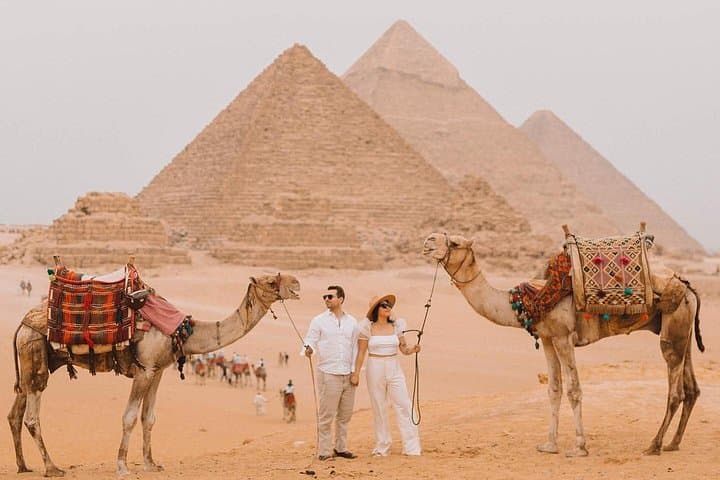 Private Luxury Photo Session at the Pyramids of Giza: Tips, Timing & What to Expect photo 2