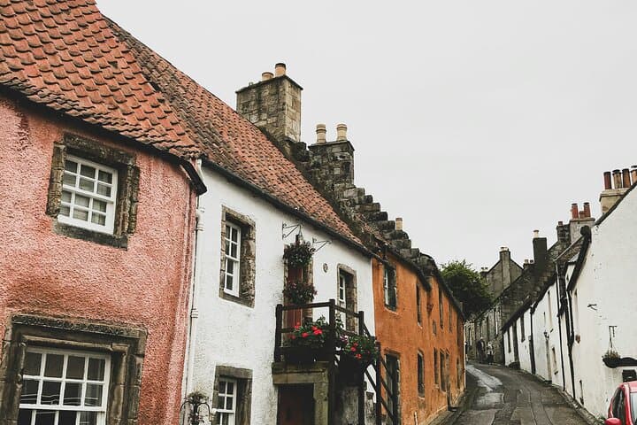 Culross Outlander Walking Tour from Edinburgh: Historic Filming Locations & Palace Visit photo 2