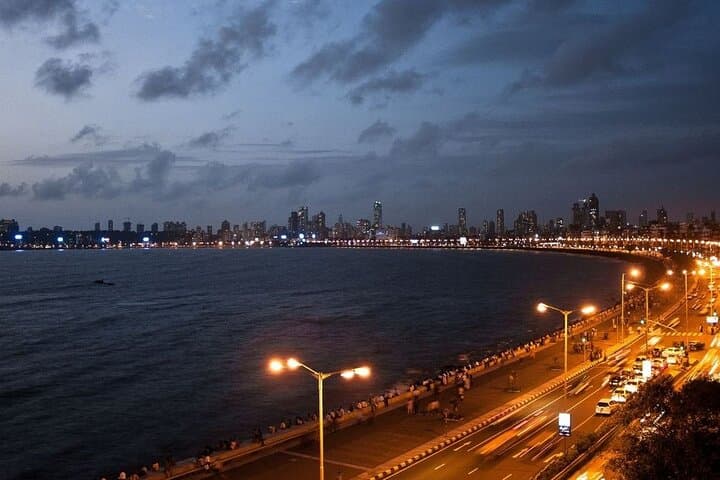 Discover Mumbai's Nightlife: City Tour with Dinner photo 3