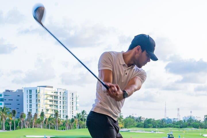 Cancún Toptracer Golf: Private Daytime Golf Challenge at Sunrise