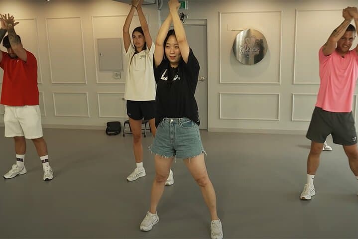Private K-pop Dance Lesson in Seoul: Learn Your Bias’s Choreography in 2 Hours photo 2