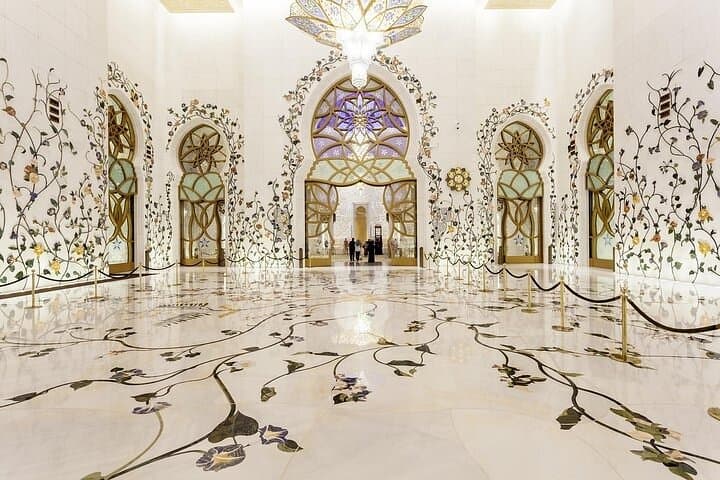 Abu Dhabi Day Trip from Dubai: Sheikh Zayed Mosque, Qasr Al Watan & Corniche photo 5