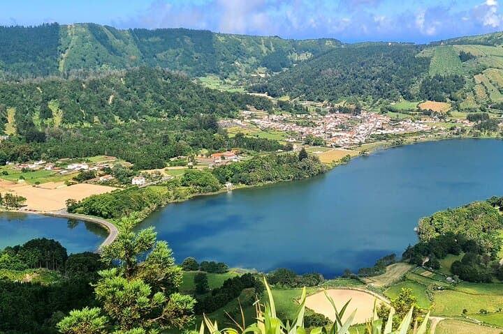 Sete Cidades & São Miguel Pineapple Plantation: Half-Day Private Tour from Ponta Delgada photo 3