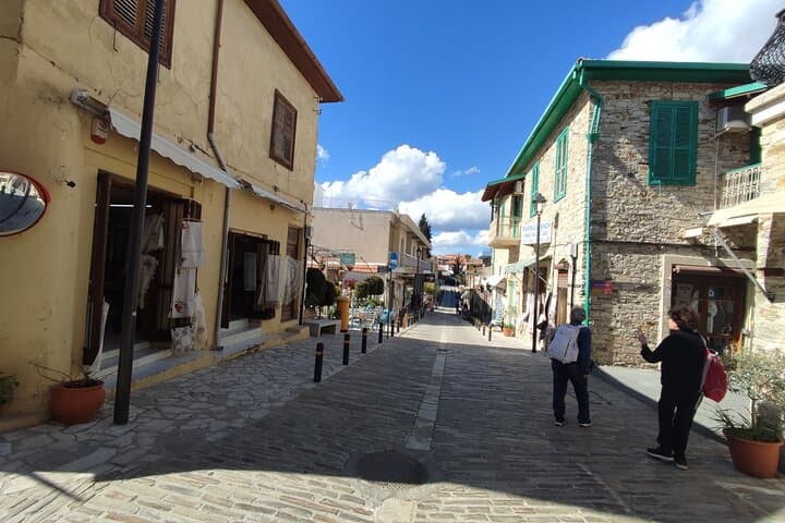 Walking Pano Lefkara & Lefkara Lake: Lace Village Hike and Red‑Hued Shoreline photo 3