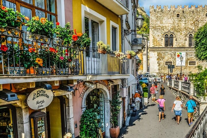 Taormina and Mount Etna Full-Day Tour from Giardini Naxos