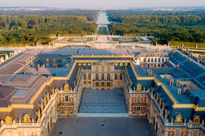 Versailles Palace Small-Group Guided Tour with Gardens Access photo 5