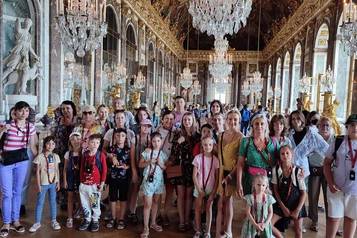 Versailles Palace Small-Group Guided Tour with Gardens Access photo 3