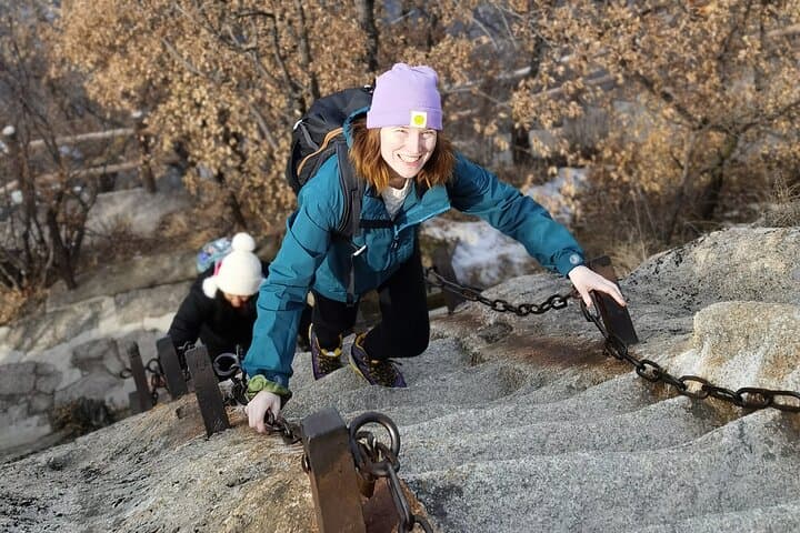 Xi'an 2-Day Adventure: Huashan Hike & Terracotta Warriors Private Tour