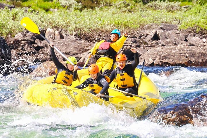 Rafting the Numedalslågen: Intermediate Rapids Near Geilo