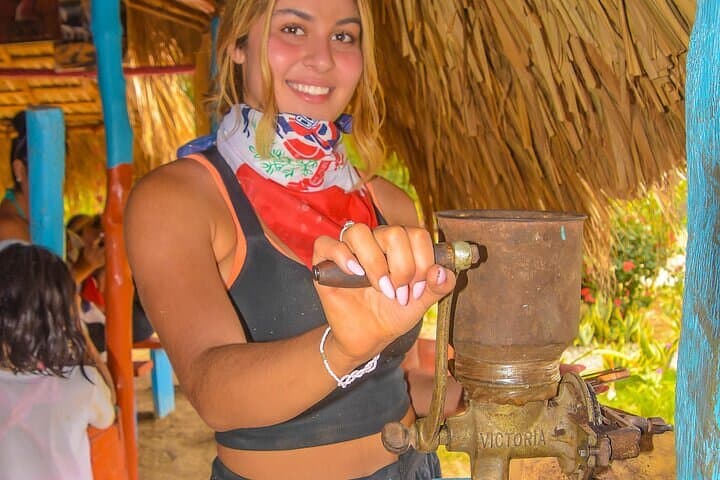 Punta Cana Nightlife Shuttle: Hotel Pickup Bar & Club Tour with Welcome Drinks photo 3