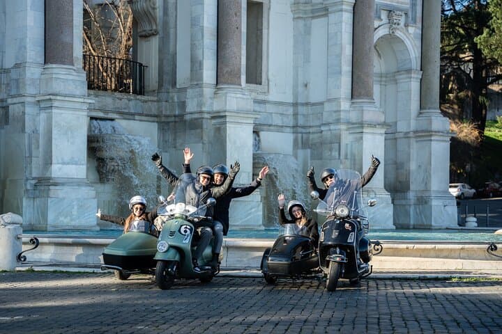 Vintage Fiat 500 & Vespa Tour of Rome with Prosecco: Panoramic City Drive photo 4