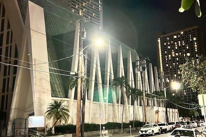 Ghosts of Waikiki — Dark Side Walking Tour of Waikiki’s Haunted Sites photo 6