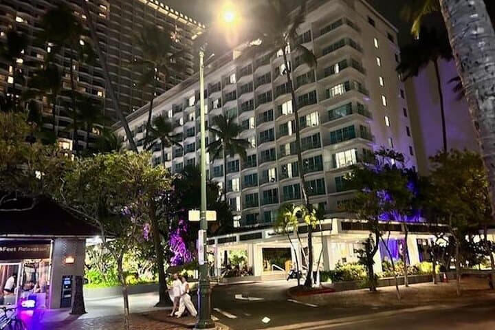 Ghosts of Waikiki — Dark Side Walking Tour of Waikiki’s Haunted Sites photo 5