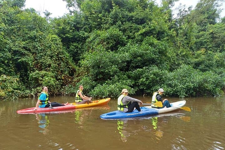 Collpa Chuncho & Lake Sandoval: 4-Day Tambopata Jungle Tour for Macaws, Otters & Matsigenka Culture photo 3