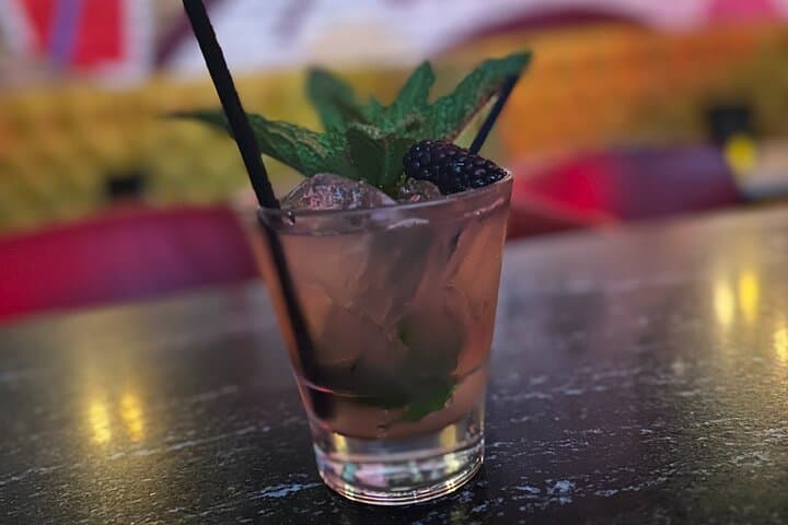 Minneapolis Bar Tour: Riverfront Pubs & Local Tastings Walk photo 3