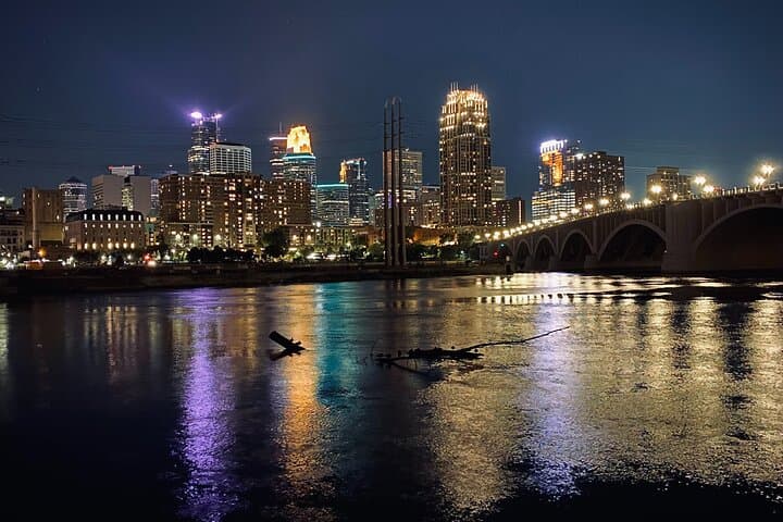 Minneapolis Bar Tour: Riverfront Pubs & Local Tastings Walk photo 5