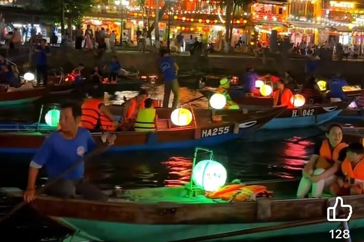 Hoi An Evening Boat Ride & Lantern Release on the Hoai River photo 2