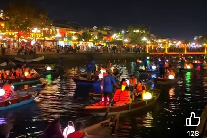 Hoi An Evening Boat Ride & Lantern Release on the Hoai River photo 4