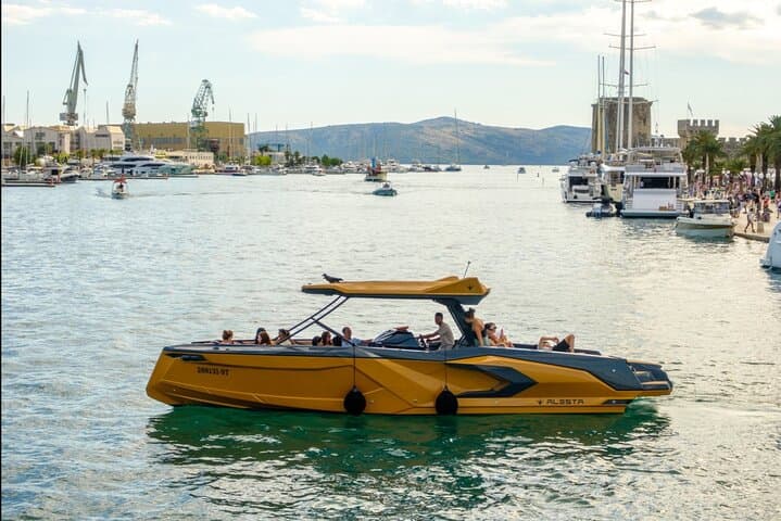 Private Blue Lagoon & 3-Island Boat Tour from Split — Blue Water Snorkeling and Island Stops photo 6