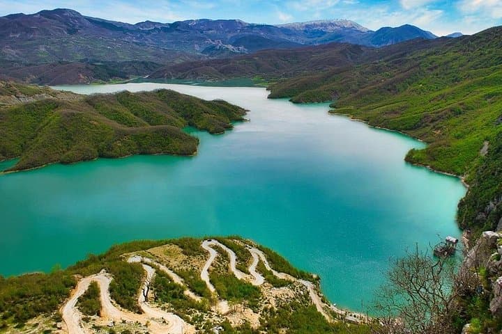 Bovilla Lake and Gamti Mountain: Full-Day Hiking Adventure from Tirana