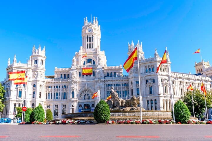 Self-Guided Walking Tour Madrid: Audio & GPS Highlights of the Centro