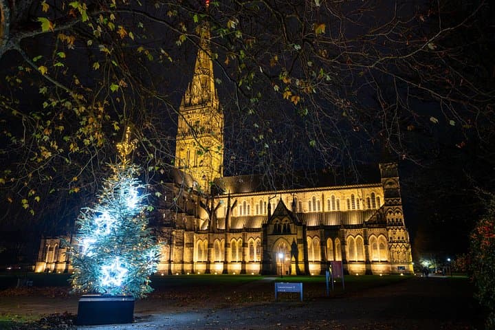 Salisbury and Winchester Christmas Markets Day Tour from London photo 2