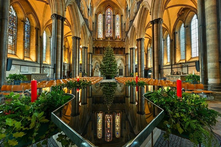 Salisbury and Winchester Christmas Markets Day Tour from London photo 3