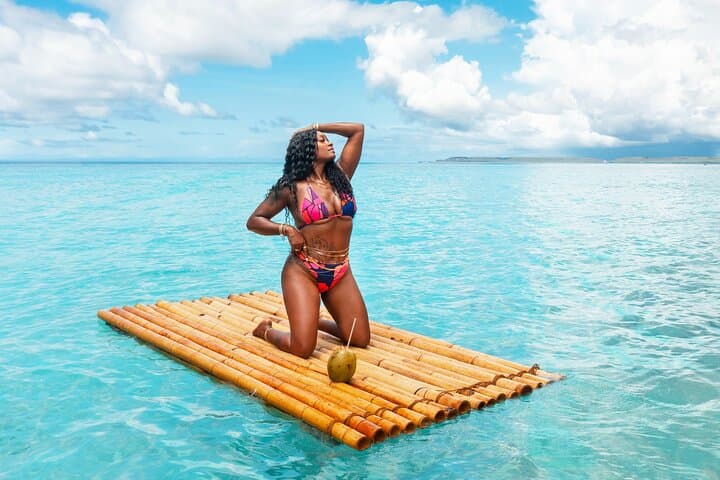 Bamboo Raft Photoshoot in Curaçao — Float, Sip & Capture Island Portraits photo 5