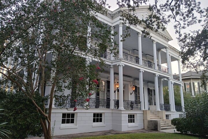 Garden District Cemetery Anne Rice & True Crime Walking Tour in New Orleans photo 1