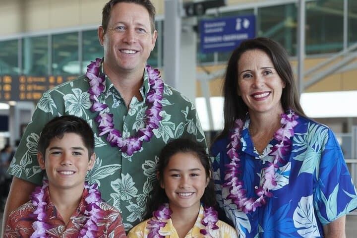 Seamless Lei Greeting Transfer: HNL Airport to Ko Olina Arrival photo 3