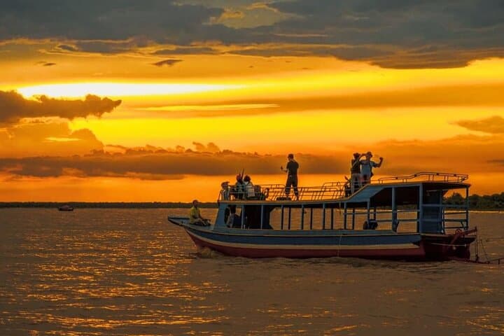 Sunset Sampan Cruise to Kampong Phluk: Private Half-Day Tour from Siem Reap