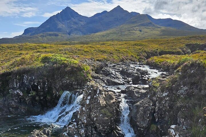 Isle of Skye Private Bespoke Tour: Local Guide, Dram of Whisky & Famous Sights photo 4